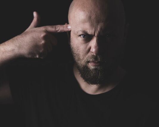 Jak schizofrenia wpływa na relacje interpersonalne pacjentów?