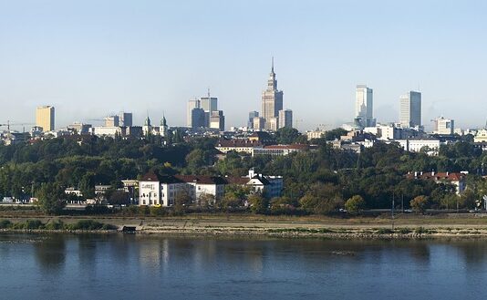 Dlaczego warto kupić mieszkanie na warszawskim Wawrze