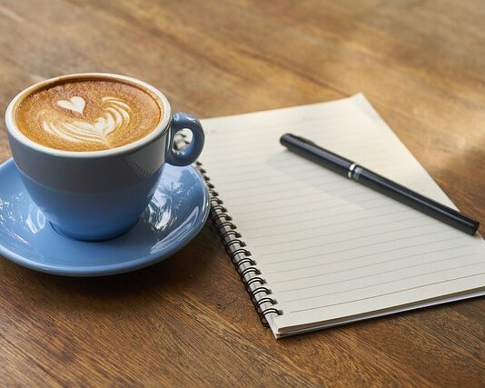 Czy cappuccino ma w sobie kofeinę?