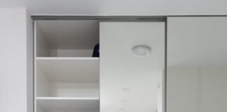 Szafy z lustrami do sypialni