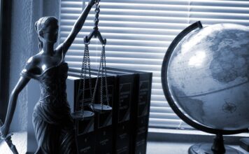 Pomoc adwokata przy otrzymaniu aktu oskarżenia – dlaczego nie warto czekać z decyzją o obronie? Pomoc adwokata przy otrzymaniu aktu oskarżenia